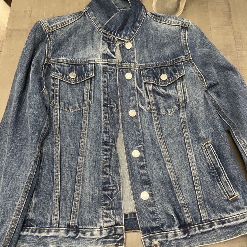 Gap never worn Jean jacket in great condition please consider supporting